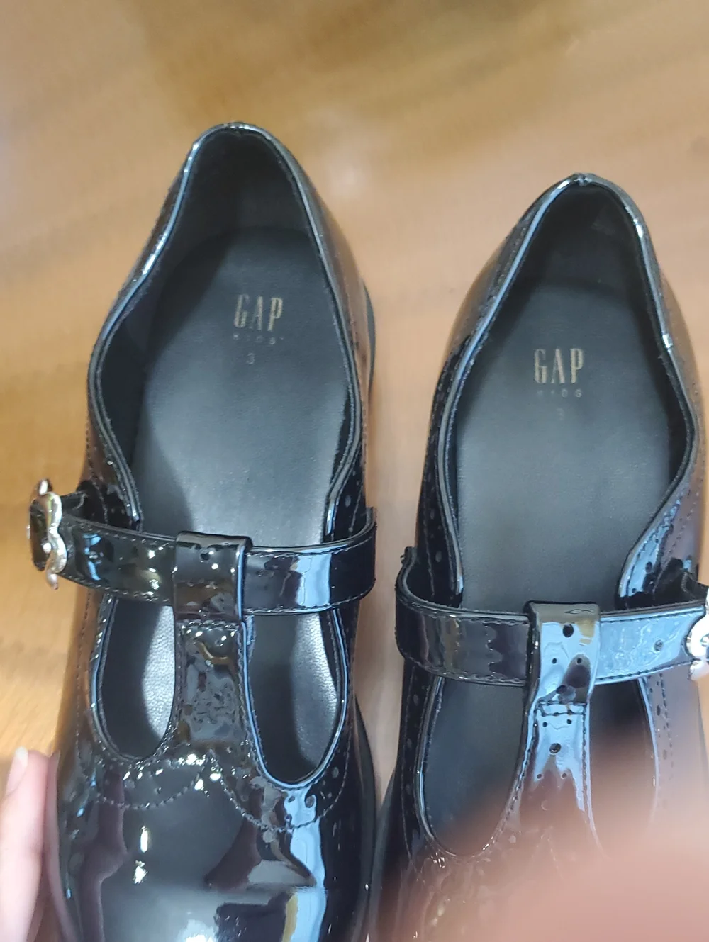 GAP Kids  T .Trap Loafers   With a Floral Buckle Very Cute